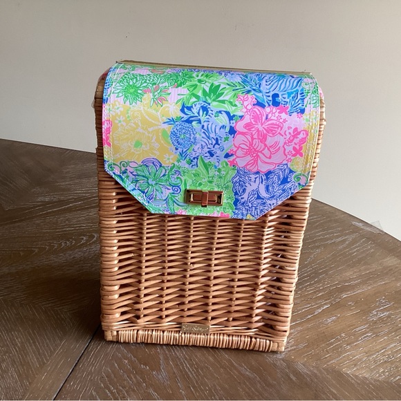 Lilly Pulitzer Cheek to Cheek Wicker Wine Basket, New - Picture 6 of 7